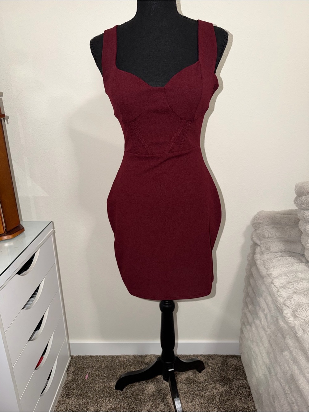 Brand New Windsor Sleeveless Wine Bodycon Mini Dress Size Medium